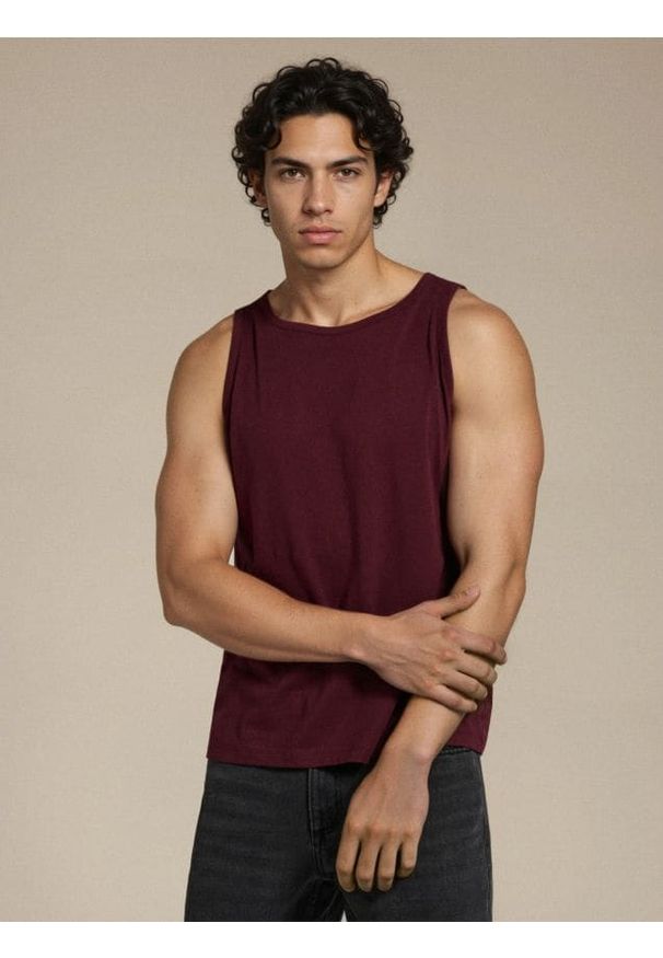 Sinsay - Melanżowy tank top z okrągłym dekoltem - bordowy. Kolor: czerwony. Wzór: melanż