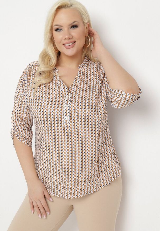 Born2be - Biało-Brązowa Wiskozowa Bluzka z Guzikami przy Dekolcie i Regulowanym Rękawem Aretuzaia. Okazja: na co dzień. Kolor: biały. Materiał: wiskoza. Styl: casual, elegancki