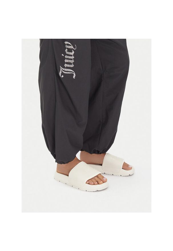 Klapki Juicy Couture. Kolor: kremowy