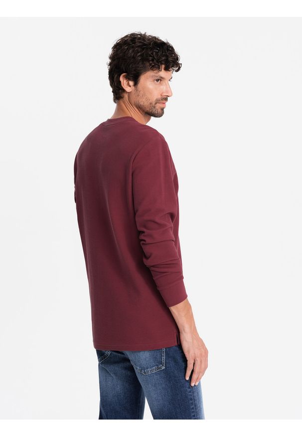 Ombre Clothing - Zapinany pod szyją longsleeve męski z dzianiny waflowej – bordowy V2 OM-LSCL-0120 - XXL. Okazja: na co dzień. Typ kołnierza: typu henley. Kolor: czerwony. Materiał: dzianina. Długość rękawa: długi rękaw. Długość: długie. Styl: casual