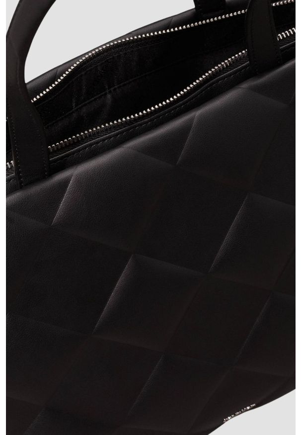 Calvin Klein - CALVIN KLEIN Czarna shopperka damska w tłoczone romby. Kolor: czarny. Materiał: z tłoczeniem. Styl: elegancki