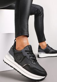 Renee - Czarne Sneakersy Zdobione Brokatem i Metalicznymi Wstawkami Olythea. Kolor: czarny. Wzór: aplikacja