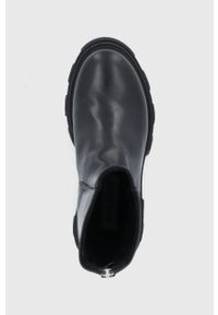 Steve Madden Botki skórzane damskie kolor czarny na platformie. Nosek buta: okrągły. Kolor: czarny. Materiał: skóra. Obcas: na platformie