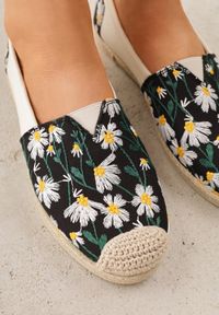 Born2be - Czarne Espadryle z Plecionką i Kwiatowym Haftem Alenara. Okazja: na spacer, na co dzień. Kolor: czarny. Materiał: jeans. Wzór: haft, kwiaty. Sezon: lato. Styl: casual, elegancki #3