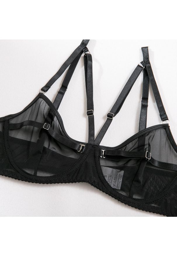 Intica - Komplet bielizny z koronką na specjalne okazje Sylvia. Kolor: czarny. Materiał: koronka. Wzór: koronka