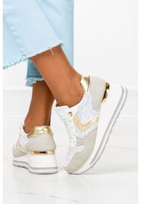 Casu - Białe sneakersy na koturnie buty sportowe sznurowane casu bk220. Kolor: wielokolorowy, złoty, biały. Obcas: na koturnie