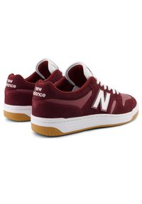 Buty męskie New Balance Numeric NM480BEE – bordowe. Kolor: czerwony. Materiał: zamsz, skóra, dresówka, materiał, syntetyk, guma. Szerokość cholewki: normalna. Wzór: nadruk. Sport: bieganie #4