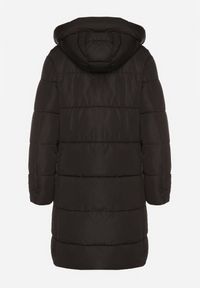 Born2be - Czarna Kurtka Pikowana z Kapturem i Suwakami po Bokach Lindrie. Okazja: na co dzień, na spacer. Typ kołnierza: kaptur. Kolor: czarny. Materiał: poliester, dzianina, jeans. Długość: długie. Styl: casual #3