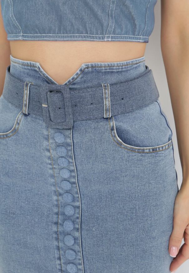 Born2be - Niebieska Ołówkowa Spódnica Midi Jeansowa z Guzikami Rilma. Kolor: niebieski. Materiał: jeans