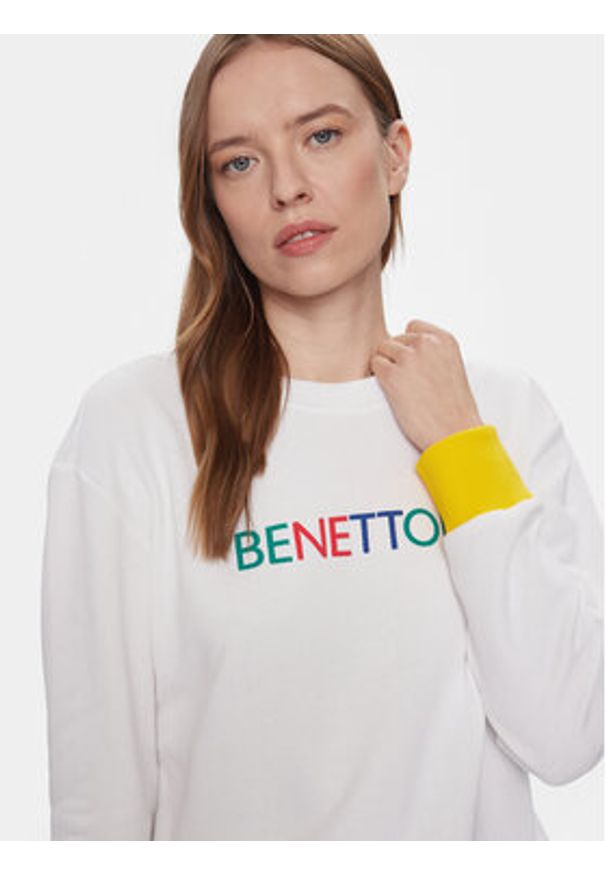 United Colors of Benetton - United Colors Of Benetton Bluza 3J68D1069 Biały Regular Fit. Kolor: biały. Materiał: bawełna