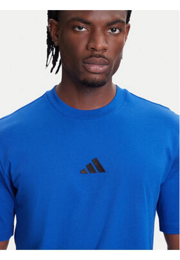 Adidas - adidas T-Shirt Essentials Small Logo JF1094 Niebieski Regular Fit. Kolor: niebieski. Materiał: bawełna