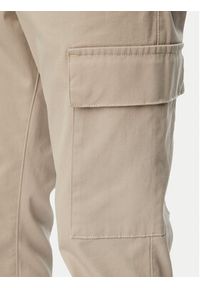 Calvin Klein Spodnie cargo LV04LC619G Beżowy Slim Fit. Kolor: beżowy. Materiał: bawełna #4