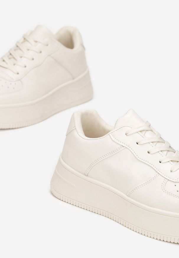 Renee - Beżowe Sznurowane Sneakersy na Platformie z Bieżnikiem Arvilla. Kolor: beżowy. Materiał: materiał, skóra. Obcas: na platformie