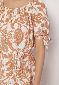 Born2be - Beżowa Bawełniana Sukienka w Ornamentalne Rośliny z Wiązaniem Przy Rękawach Tosvena. Okazja: na spacer, na imprezę, na co dzień. Kolor: beżowy. Materiał: bawełna. Styl: casual, elegancki #3