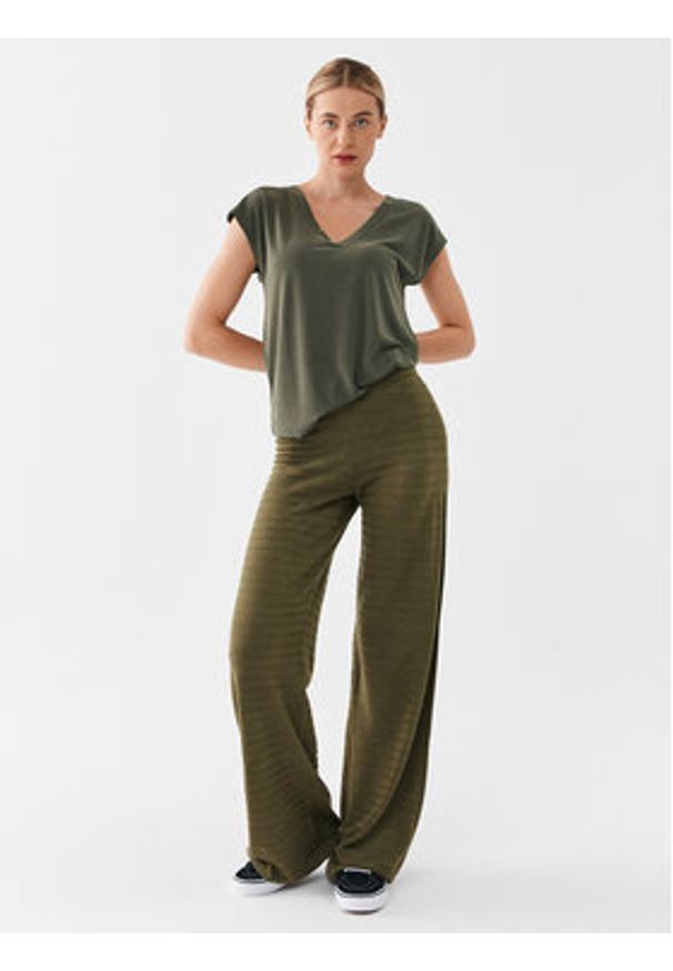 only - ONLY Spodnie dzianinowe 15294501 Zielony Wide Leg. Kolor: zielony. Materiał: syntetyk