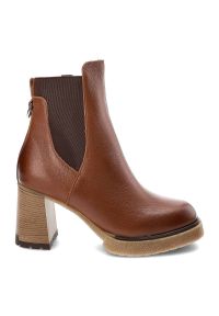 Brązowe Botki Lemar Ocieplane Skórzane Buty Na Obcasie. Kolor: brązowy. Materiał: skóra. Szerokość cholewki: normalna. Sezon: jesień. Obcas: na obcasie. Styl: elegancki. Wysokość obcasa: średni #6