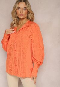 Renee - Pomarańczowa Ażurowa Koszula z Elegancką Stójką Manuella. Typ kołnierza: kołnierzyk stójkowy. Kolor: pomarańczowy. Długość: długie. Wzór: ażurowy. Styl: elegancki #5