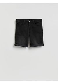 Reserved - Jeansowe szorty slim - czarny. Kolor: czarny. Materiał: jeans