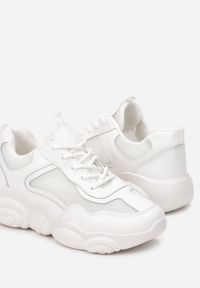 Born2be - Białe Sneakersy Erenope. Nosek buta: okrągły. Zapięcie: sznurówki. Kolor: biały. Materiał: materiał, jeans. Szerokość cholewki: normalna. Wzór: nadruk