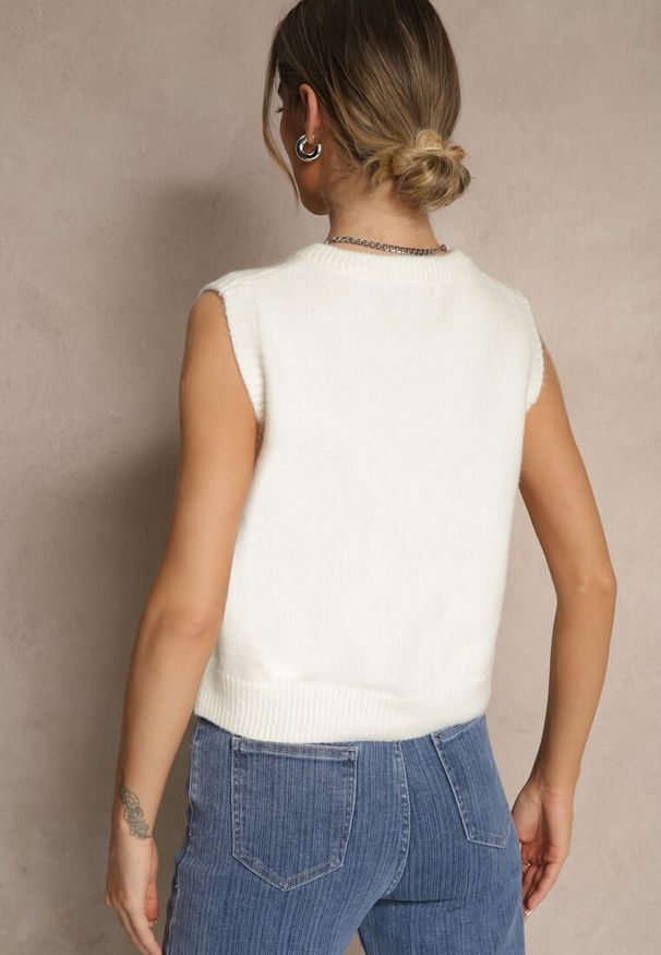 Renee - Biała Sweterkowa Kamizelka z Wełną na Guziki Eralina. Okazja: na co dzień. Kolor: biały. Materiał: wełna. Styl: klasyczny, casual