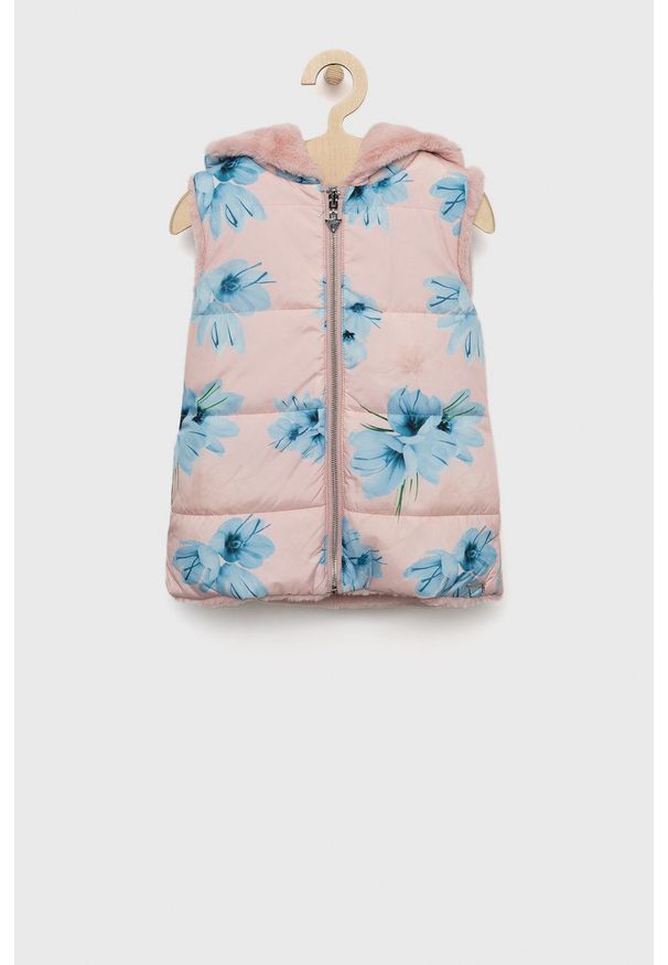 Guess bezrękawnik dwustronny dziecięcy kolor różowy. Okazja: na co dzień. Typ kołnierza: kaptur. Kolor: różowy. Długość rękawa: bez rękawów. Styl: casual