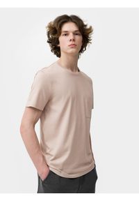 4f - T-shirt regular z bawełny organicznej męski. Kolor: beżowy. Materiał: bawełna #1