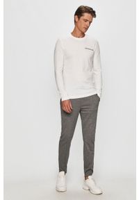 Calvin Klein Jeans - Longsleeve. Okazja: na co dzień. Kolor: biały. Długość rękawa: długi rękaw. Wzór: nadruk. Styl: casual #3