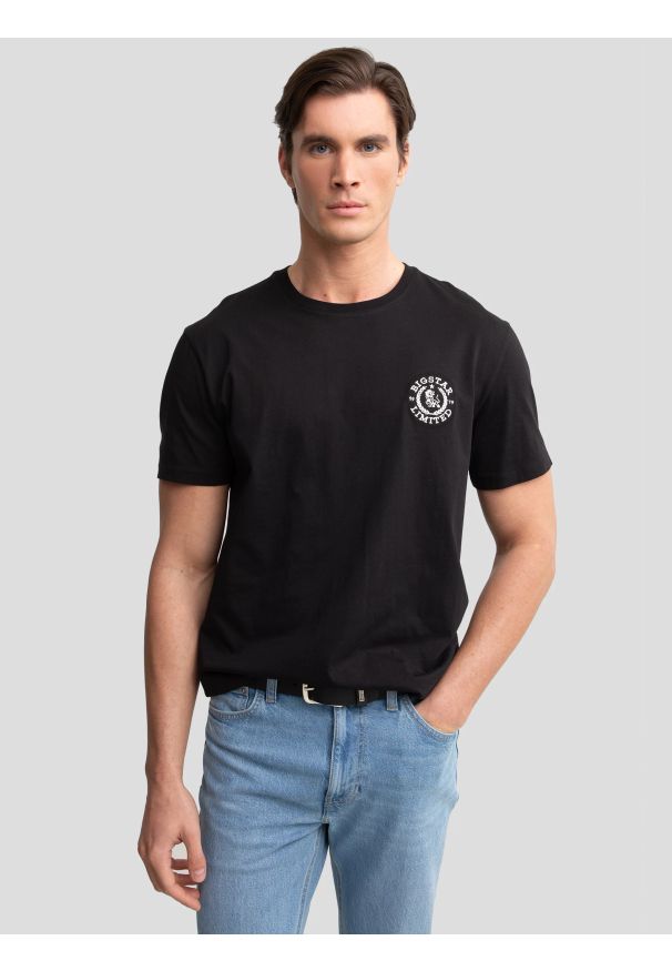 Big-Star - Koszulka męska bawełniana z haftem na piersi czarna Reager 906. Okazja: na co dzień. Kolor: czarny. Materiał: bawełna. Wzór: haft. Styl: casual, vintage, elegancki