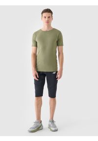 4f - 4F Spodenki treningowe męskie - czarne XL. Kolor: czarny. Materiał: dzianina, materiał, syntetyk, włókno, elastan. Długość: krótkie. Wzór: jednolity, gładki, ze splotem. Sport: fitness #1