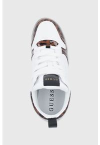 Guess Buty wysokie kolor biały na platformie. Nosek buta: okrągły. Zapięcie: sznurówki. Kolor: biały. Materiał: guma. Obcas: na platformie #4