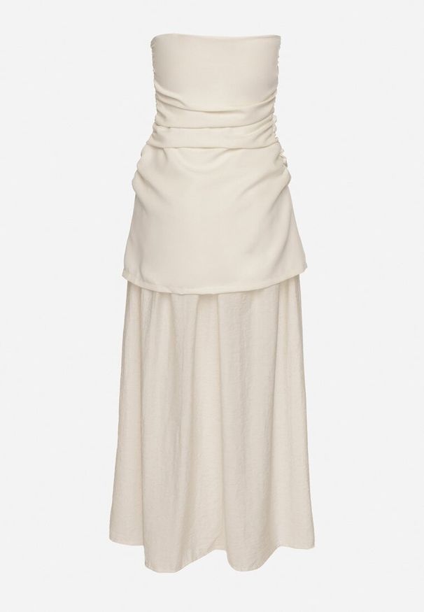 Born2be - Beżowa Koktajlowa Sukienka Typu Bandeau z Marszczeniem Izelessa. Okazja: na imprezę. Kolor: beżowy. Styl: wizytowy