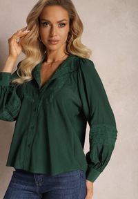 Renee - Ciemnozielona Koszula z Koronką i Szerokim Rękawem Versina. Kolor: zielony. Materiał: koronka. Wzór: koronka #4