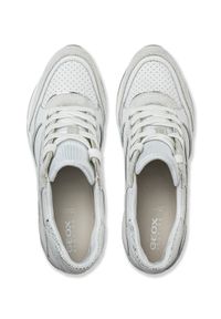 Geox - Sneakersy damskie beżowe GEOX D Nydame. Okazja: na co dzień. Zapięcie: sznurówki. Kolor: beżowy. Materiał: zamsz, skóra. Szerokość cholewki: normalna. Obcas: na koturnie #6