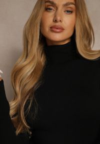 Renee - Czarny Golf z Bawełną w Klasycznym Stylu Reiredia. Typ kołnierza: golf. Kolor: czarny. Materiał: bawełna. Styl: klasyczny #5