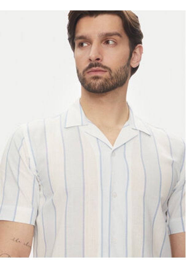 Lindbergh Koszula 30-203419 Błękitny Relaxed Fit. Kolor: niebieski. Materiał: bawełna