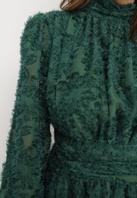Born2be - Zielona Rozkloszowana Sukienka Koronkowa Mini Alatalo. Kolor: zielony. Materiał: koronka. Długość: mini #3