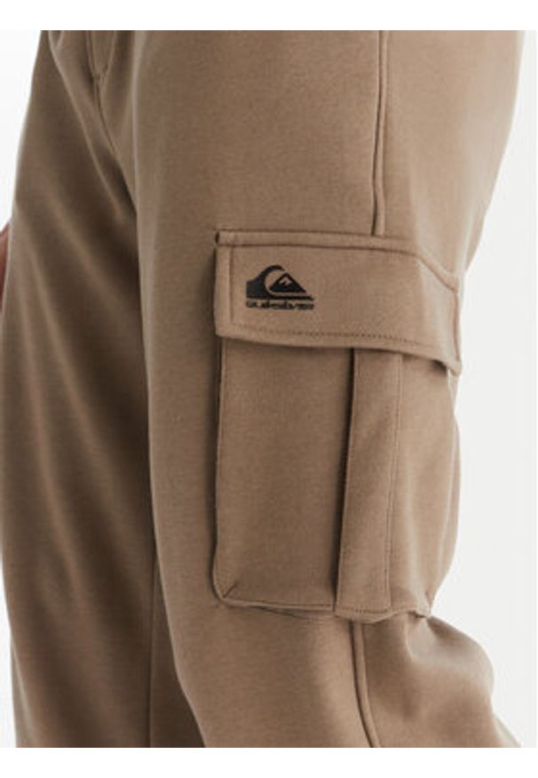 Quiksilver Spodnie dresowe Cargo Fleece EQYFB03401 Khaki Regular Fit. Kolor: brązowy. Materiał: bawełna