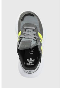 adidas Originals buty dziecięce Retropy GZ0853 kolor szary. Nosek buta: okrągły. Zapięcie: sznurówki. Kolor: szary. Materiał: guma. Wzór: nadruk #4