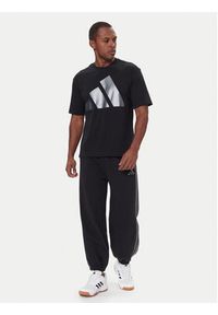 Adidas - adidas T-Shirt JM1709 Czarny Loose Fit. Kolor: czarny. Materiał: bawełna