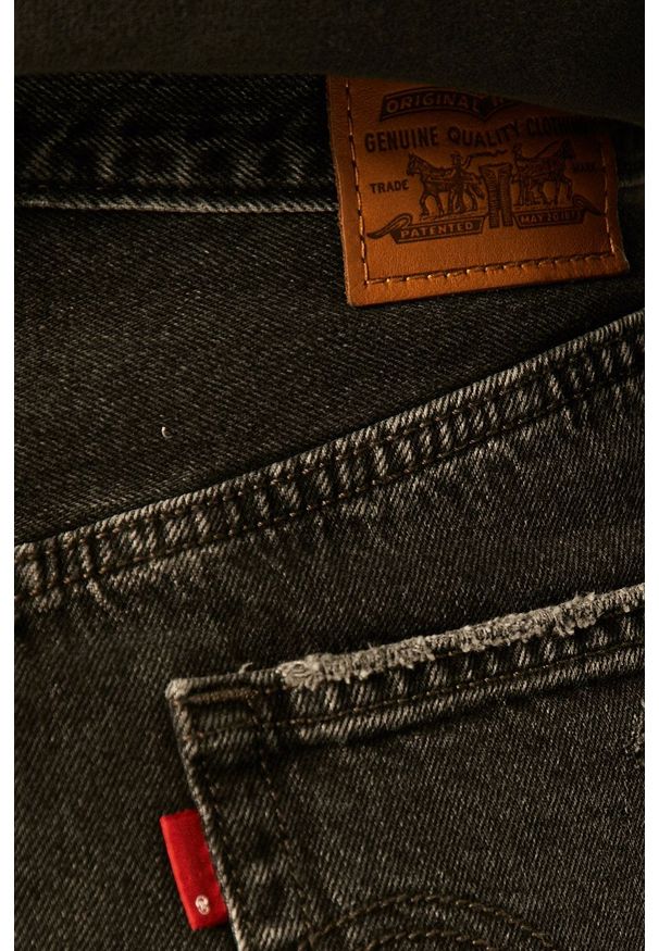 Levi's® - Levi's - Spódnica jeansowa. Okazja: na co dzień, na spotkanie biznesowe. Stan: podwyższony. Kolor: czarny. Materiał: jeans. Styl: biznesowy, casual