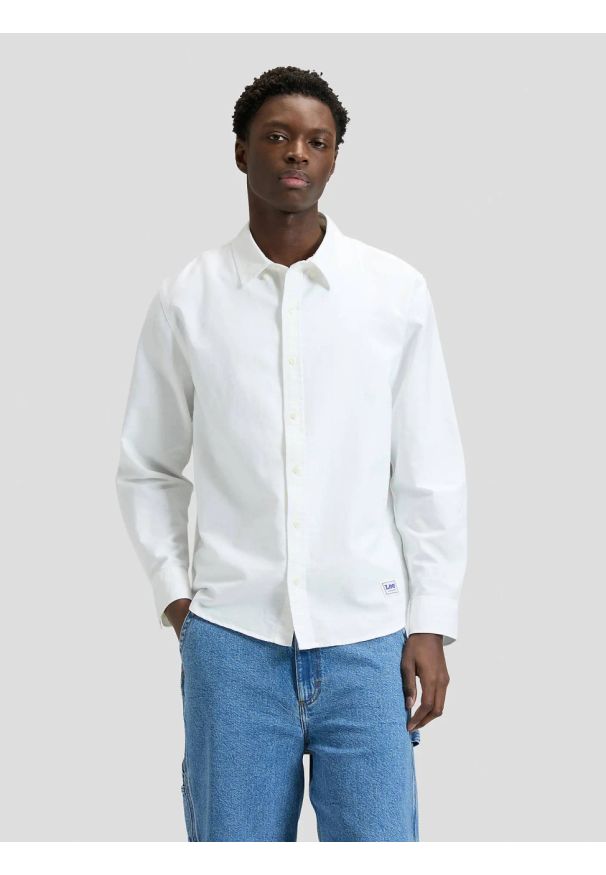 Lee - MESKA KOSZULA LEE WORKWEAR BUTTON DOWN BRIGHT WHITE 112376595. Typ kołnierza: button down
