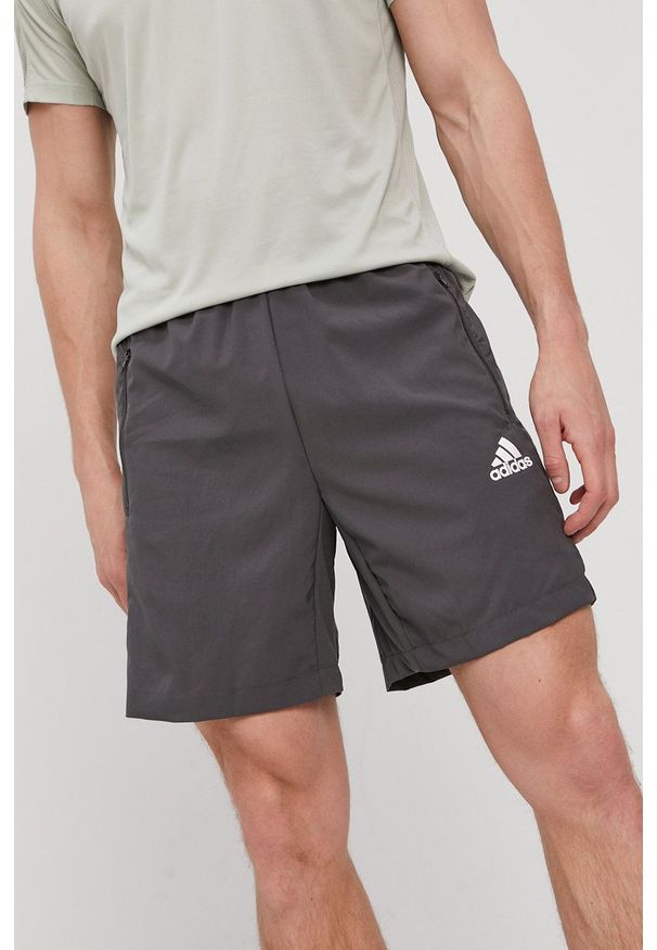 Adidas - adidas - Szorty. Okazja: na co dzień. Kolor: szary. Materiał: materiał. Wzór: gładki. Styl: casual
