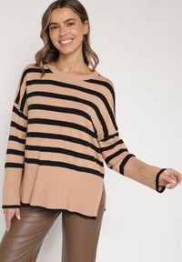 Born2be - Czarny Sweter o Kroju Oversize z Motywem Pasków Irtusa. Okazja: na co dzień. Kolor: czarny. Materiał: jeans. Styl: casual #5