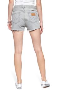 Wrangler - DAMSKIE SPODENKI WRANGLER BOYFRIEND SHORT ICY GREY W29KRJ28C 112128579. Materiał: jeans