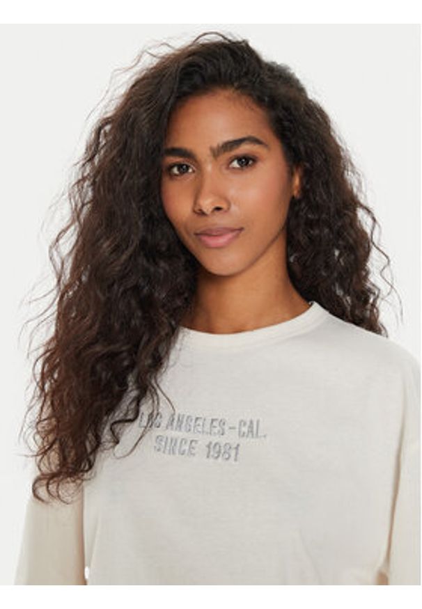 Guess T-Shirt W4YI18 JA914 Écru Regular Fit. Materiał: bawełna