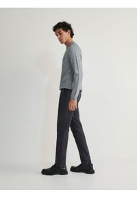 Reserved - Spodnie chino slim fit - czarny. Kolor: czarny. Materiał: bawełna, tkanina