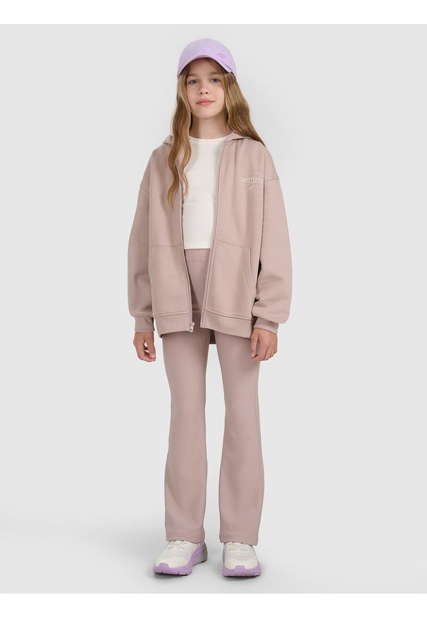 4f - 4F Bluza dresowa rozpinana z kapturem dziewczęca - beżowa 122 (6-7 lat). Okazja: na co dzień. Typ kołnierza: kaptur. Kolor: beżowy. Materiał: dresówka. Wzór: gładki, nadruk, ze splotem. Sezon: lato. Styl: casual, klasyczny, sportowy