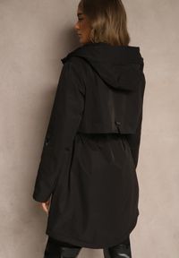 Renee - Czarna Kurtka Typu Parka z Kapturem o Klasycznym Kroju Tulania. Okazja: na co dzień, na spacer. Typ kołnierza: kaptur. Kolor: czarny. Materiał: jeans. Styl: klasyczny #3