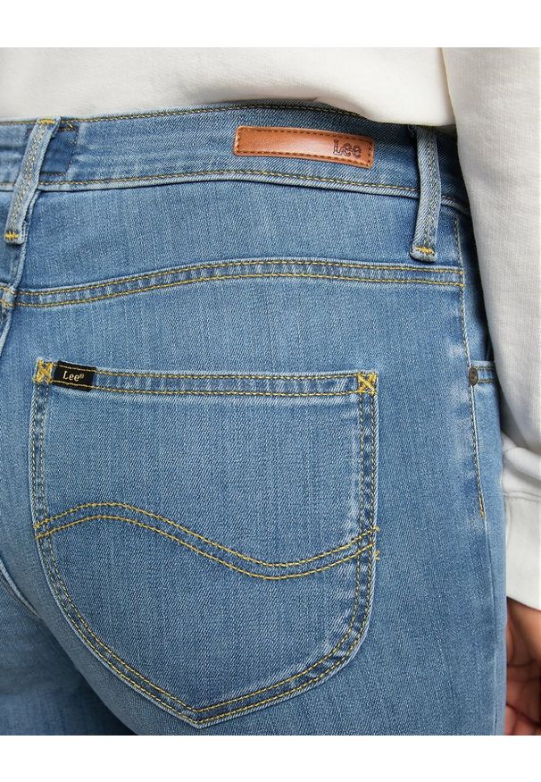 Lee - LEE SCARLETT HIGH DAMSKIE SPODNIE JEANSOWE MID BLUE L626EMXT 112145306