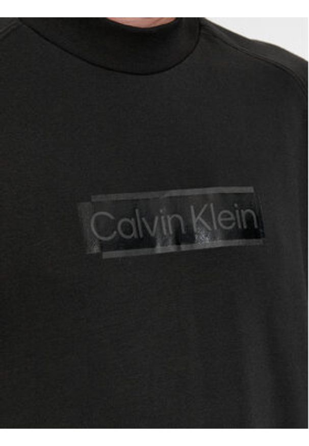 Calvin Klein Bluza Festive Logo K10K112058 Czarny Comfort Fit. Kolor: czarny. Materiał: bawełna